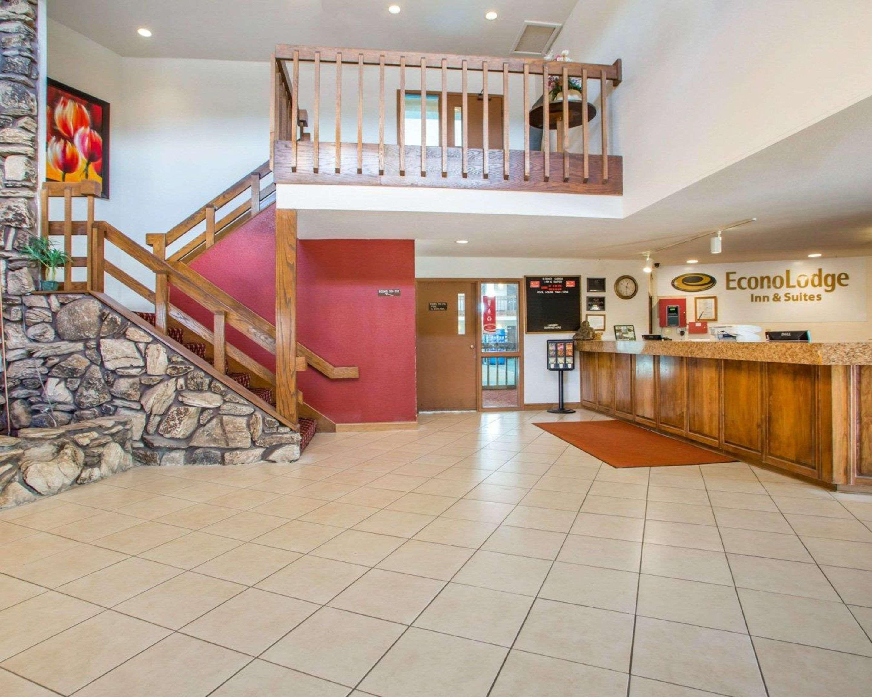 University Inn & Suites Stevens Point Ngoại thất bức ảnh