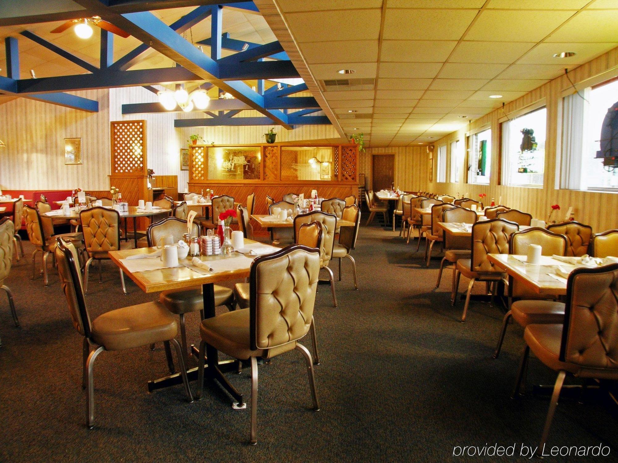University Inn & Suites Stevens Point Ngoại thất bức ảnh