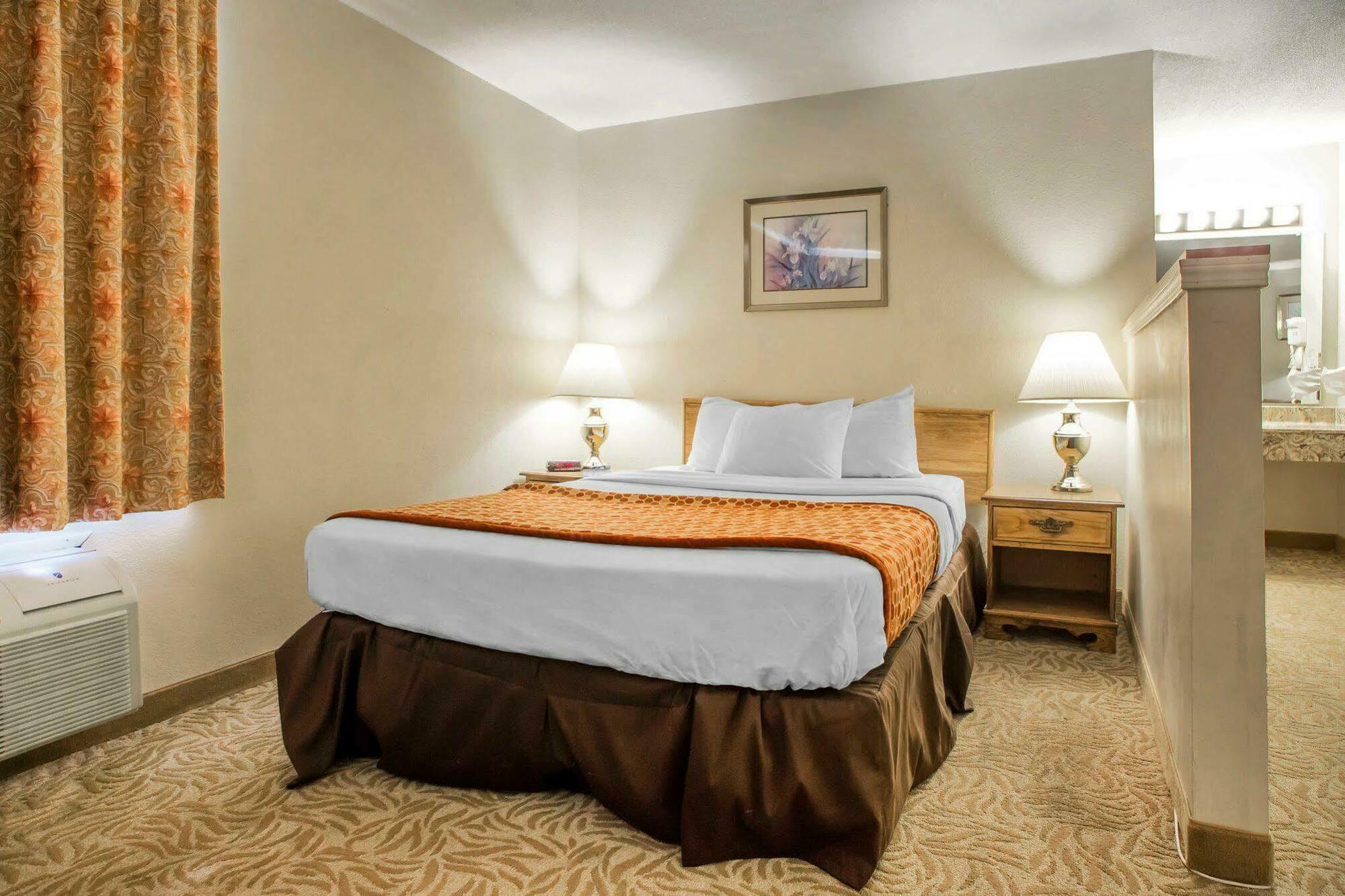 University Inn & Suites Stevens Point Ngoại thất bức ảnh