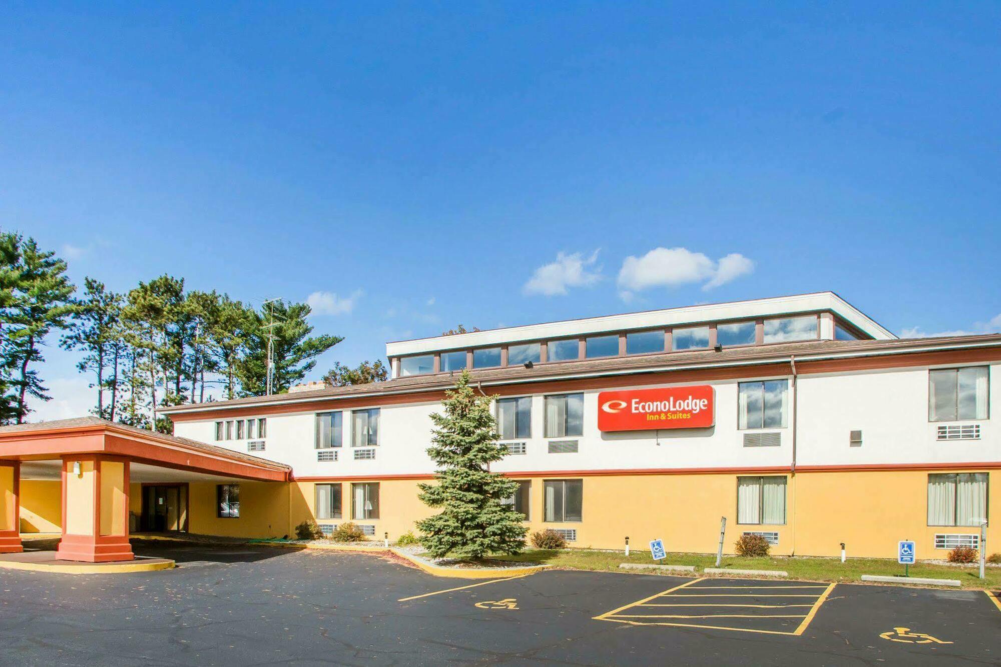 University Inn & Suites Stevens Point Ngoại thất bức ảnh